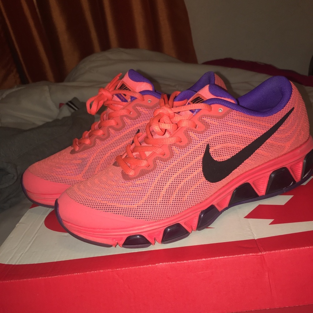 mens nike tailwind 6